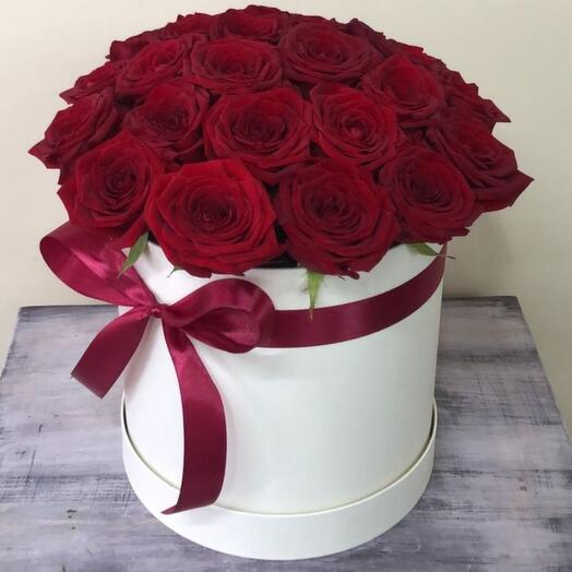 Roses in a hatbox