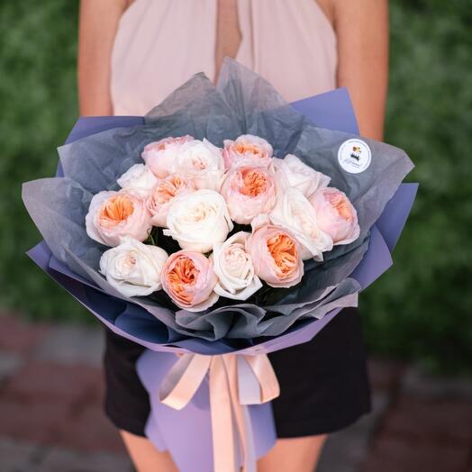 Букет из микс пионовидных роз "София"