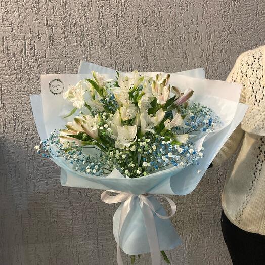 Ramo de alstroemeria con gypsophila