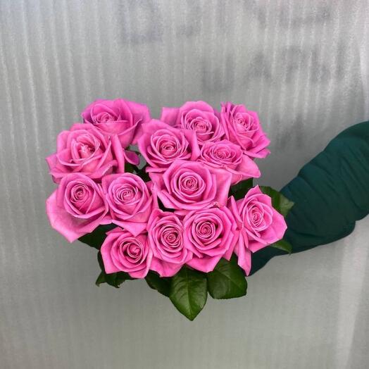 Classic bouquet of pink roses