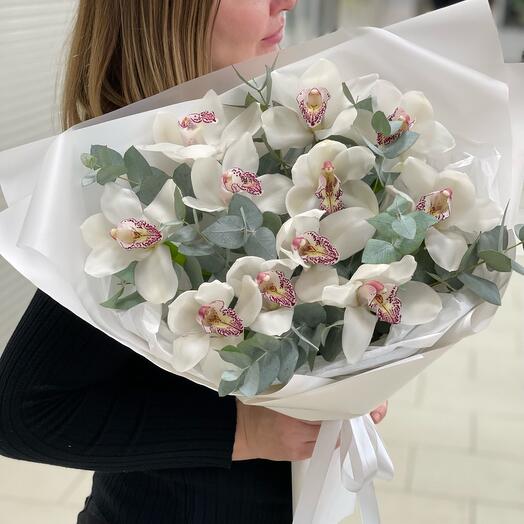Ramo de orquídeas blancas 🤍