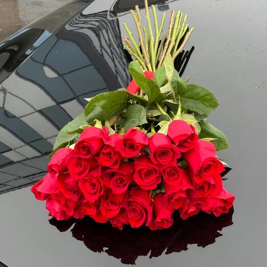 Букет из 25 красных роз