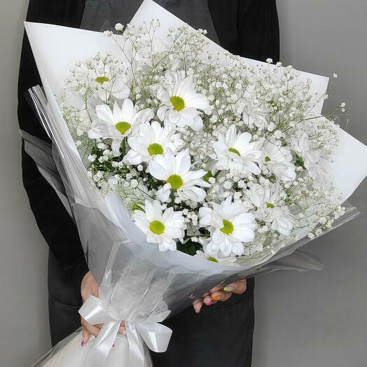 Bouquet of white daisies and gypsophila "Daisies in the snow"