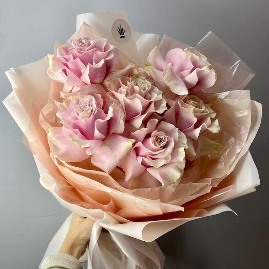 Монобукет из нежно-розовых роз
