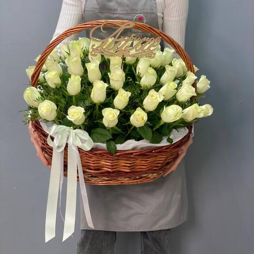 Шедевральная корзинка из роз для мамы