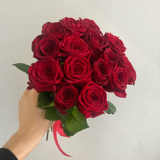 15 красных роз🌹
