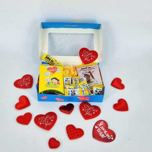Подарочный набор love is со сладостями лав из