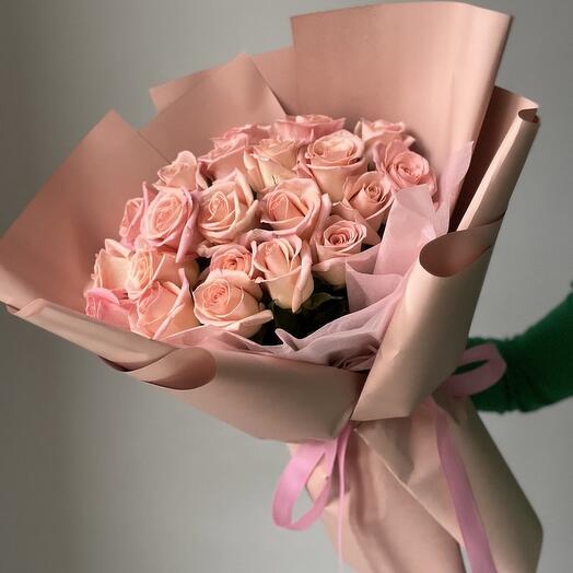 Розовые розы 21шт