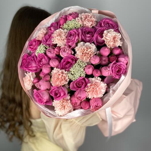 Малиновый (Пионовидные розы, гвоздики, озотамнус)