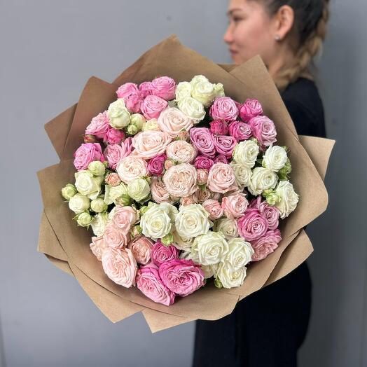 15 пионовидных кустовых роз Мисс и Леди Бомбастик (0002003004)