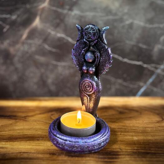 Подсвечник Богиня Викка (+ 3 чайные свечи)