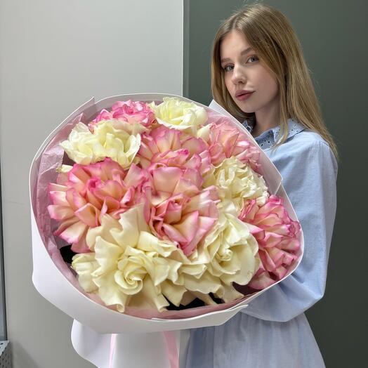 Стильный букет из 11 французских роз 175