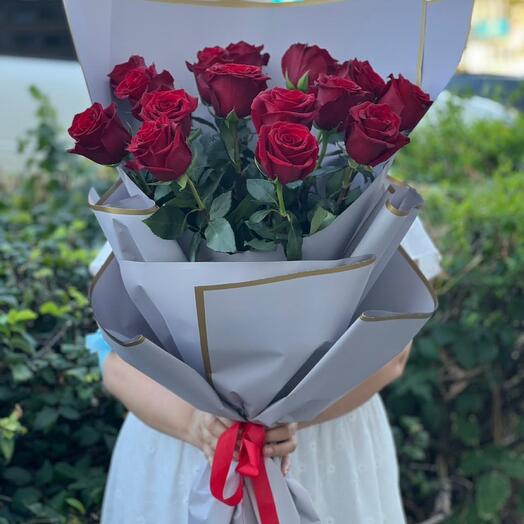 Букет красных роз для мамы