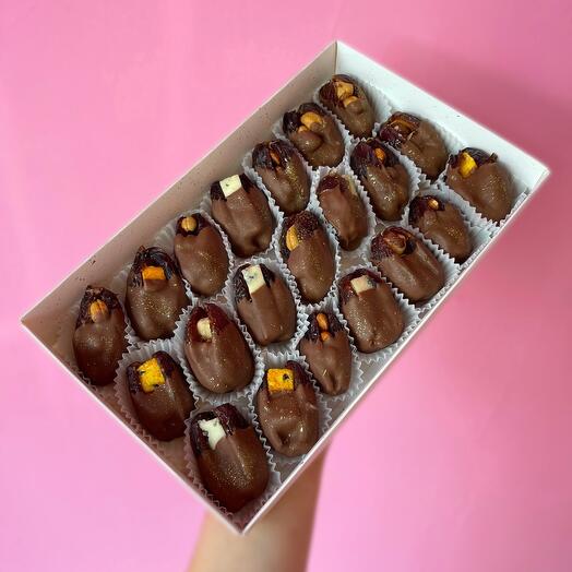 Royal dates in Belgian chocolate