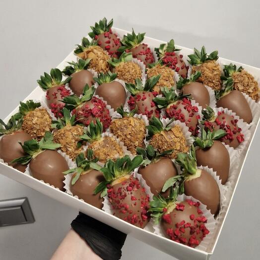 Клубника в шоколаде 🍫 25-36шт Грация
