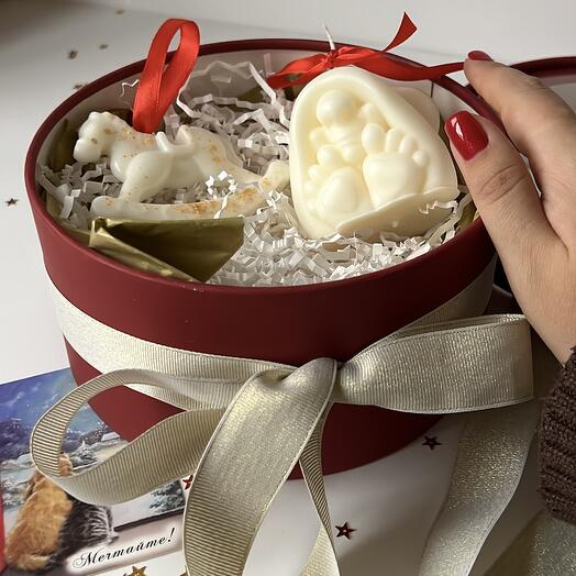 Новогодний подарочный набор Свеча Гном и Арома саше Лошадка