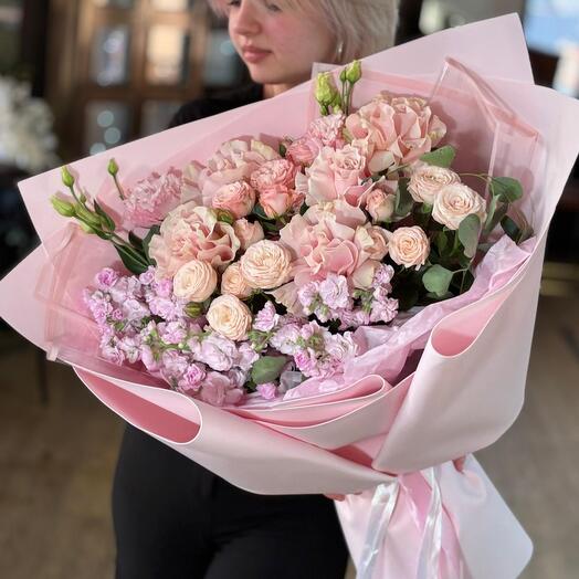 🌷Букет "Счастливый взгляд" из кустовых пионовидных роз и других цветов