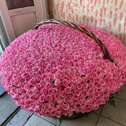 Корзина с цветами 301 Роза