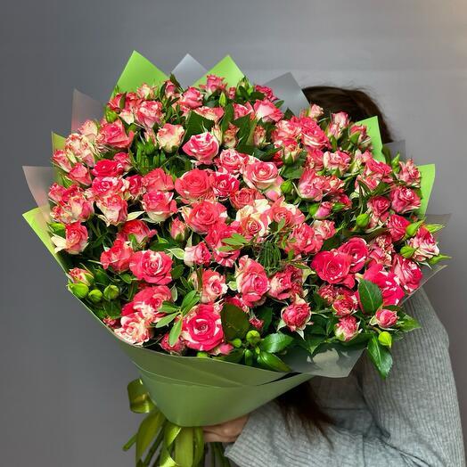 Монобукет из кустовых Роз и Фисташки 25шт