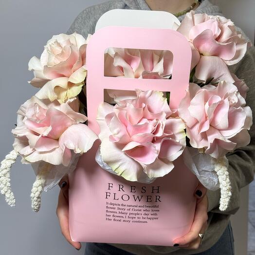 Delicado bolso con flores