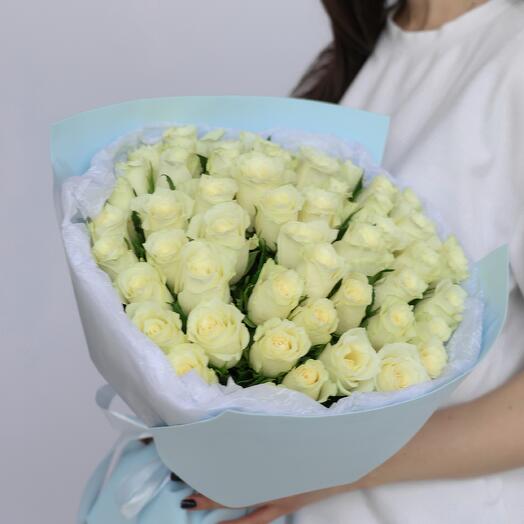 51 белая роза сорта Кения