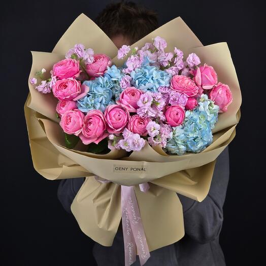 Авторский букет "Florence Sky 🌷" с пионовидными кустовыми розами