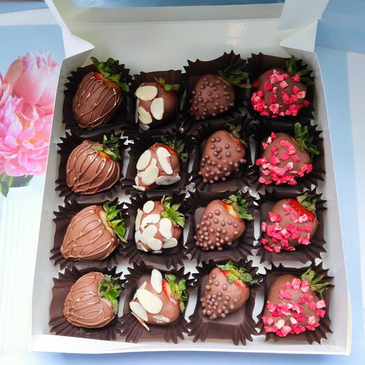 Клубника в шоколаде  "Шоколадный шок-2"  16 (16-20 ягод)