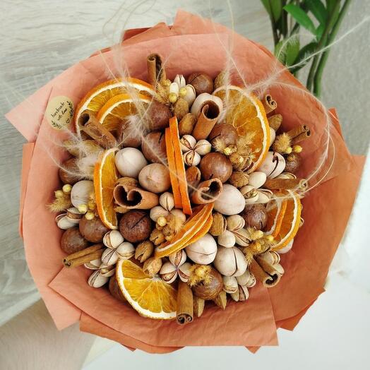 Яркий ореховый букет с корицей, апельсинками и ковылём (S)