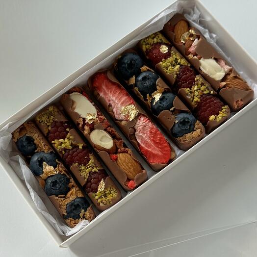 Батончики в молочном шоколаде с начинками