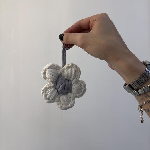 Брелок-цветок «Cloudy Bloom»