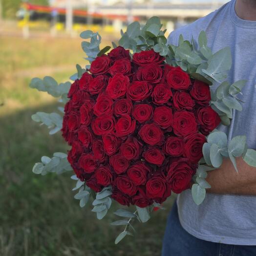 Ramo "Rosas con eucalipto"