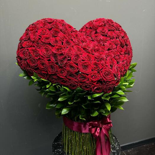 151 алая 🌹 роза сердце любви