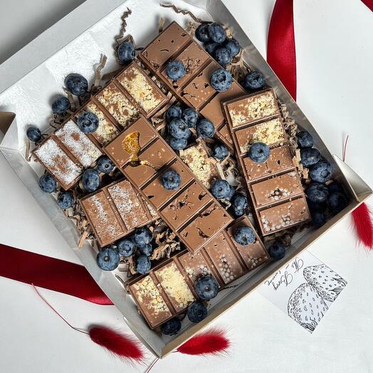 Шоколад ручной работы с голубикой
