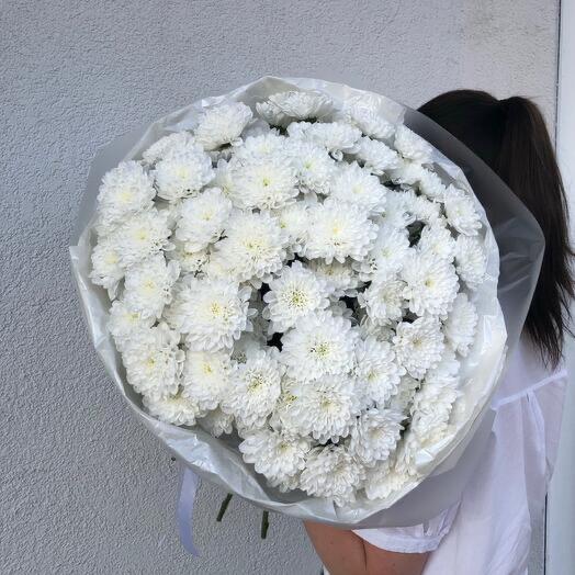 Роскошный букет «Bloom Room из пышных кустовых хризантем в дизайнерском оформлении 👍