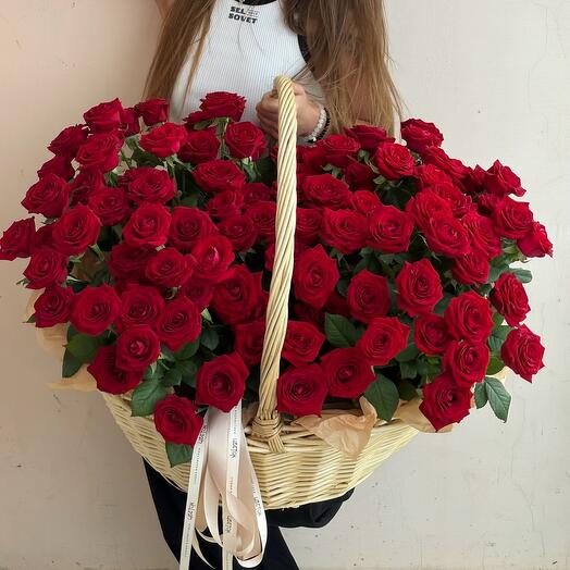 Корзина с цветами 101 Роза