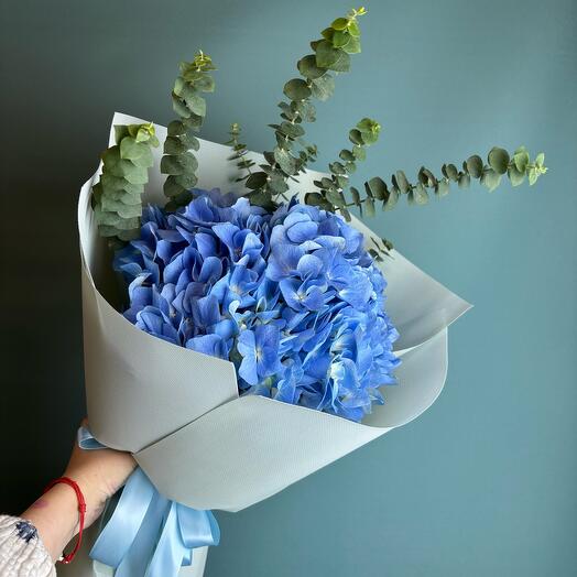 Букет из крупной гортензии с эвкалиптом