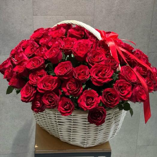 Роскошная корзина из 51 красной розы