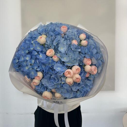 Воздушный букет гортензий