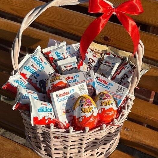 Корзина с киндерами