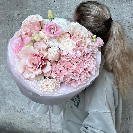 Volumétrico ramo prefabricado de hortensias rosa arbusto y Dianthus