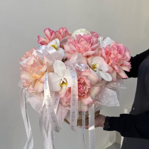 Корзина с французскими розами и орхидея 🌺🌺🌺