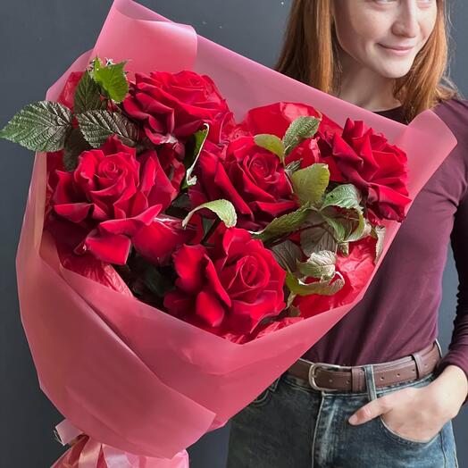 Монобукет из 5ти французских бордовых роз «Страсть»️