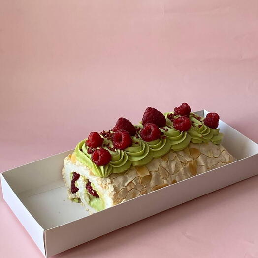 Меренговый рулет фисташка-малина со свежей малиной