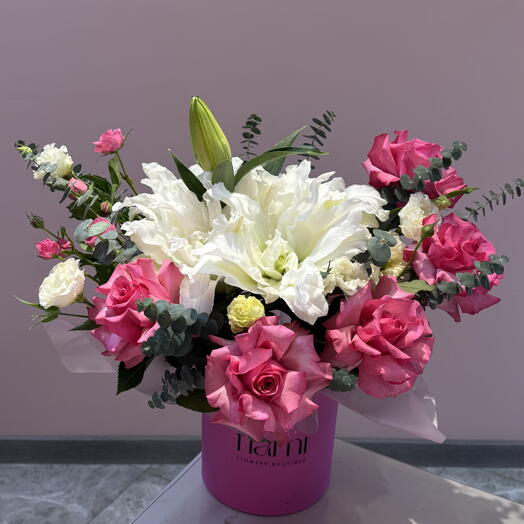 Лилия с розами