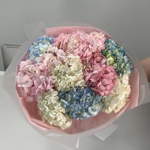 Букет из пышных гортензий 9