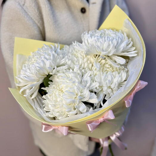 Букет из хризантем с бантиками 💕