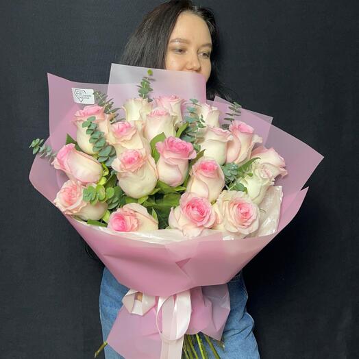 Букет из одноголовых роз «эстетика стиля»