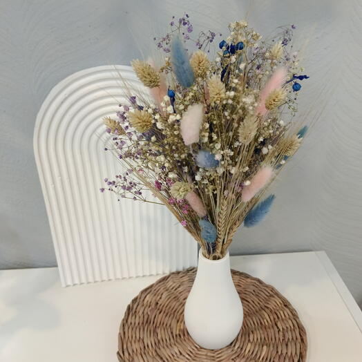 Букет из сухоцветов с вазой
