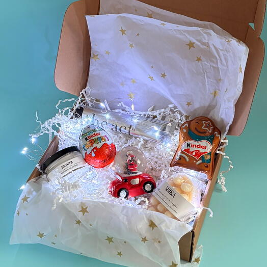 Новогодний бокс с гирляндой; подарок ребенку, сестре,маме, девушке, жене, подруге