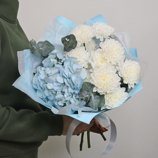 Букет-комплимент из гортензий и хризантем ️